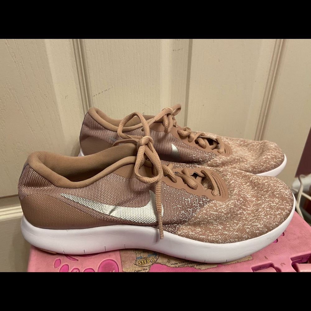 Nike sneakers 8.5